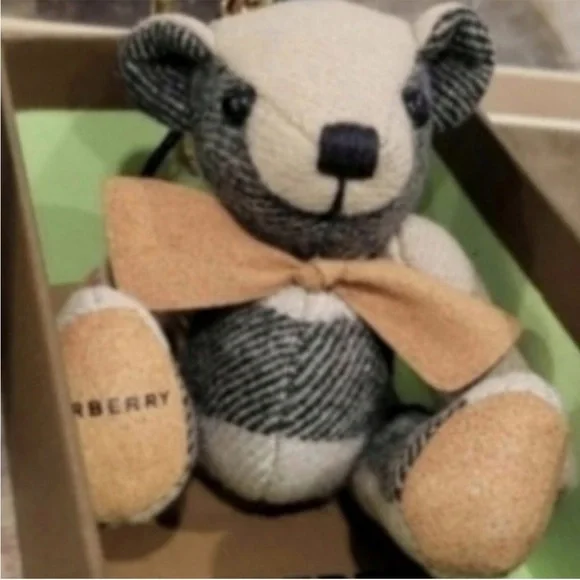 Burberry Keychain - Picture 8 of 8